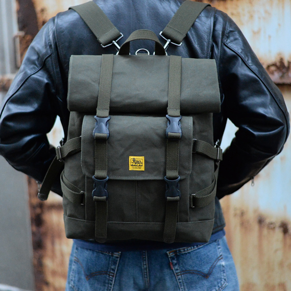 D294：ちょっとミリタリーな感じのバッグシリーズ Type-A／ロールフラップバックパック 商品イメージ
