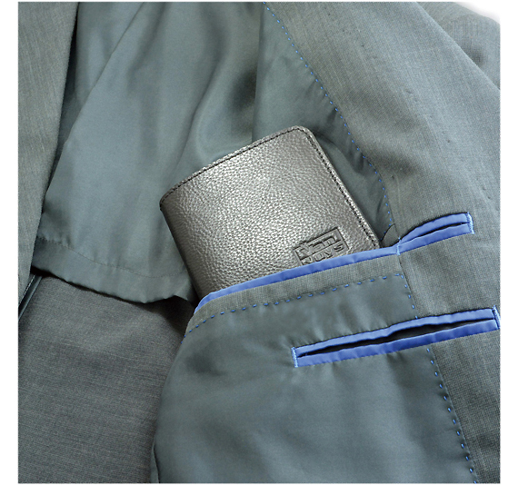 D782：キャッシュレス時代の 胸ポケットに入る薄型コンパクトウォレット （マネークリップ機能付き） 商品イメージ
