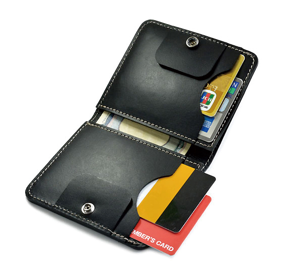 D838：外側にもカードケースを装備、 キャッシュレス時代の 胸ポケットに入る多機能薄型コンパクトウォレット （マネークリップ付き） 商品イメージ