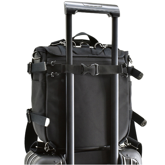 D616：バッグに取り付ける キャリーケース固定用アタッチメント 商品イメージ