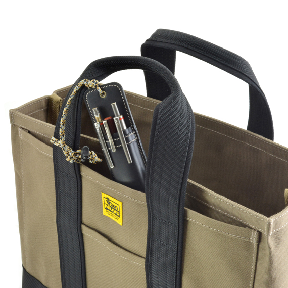 D817：バッグに吊るすペンホルダー 商品イメージ