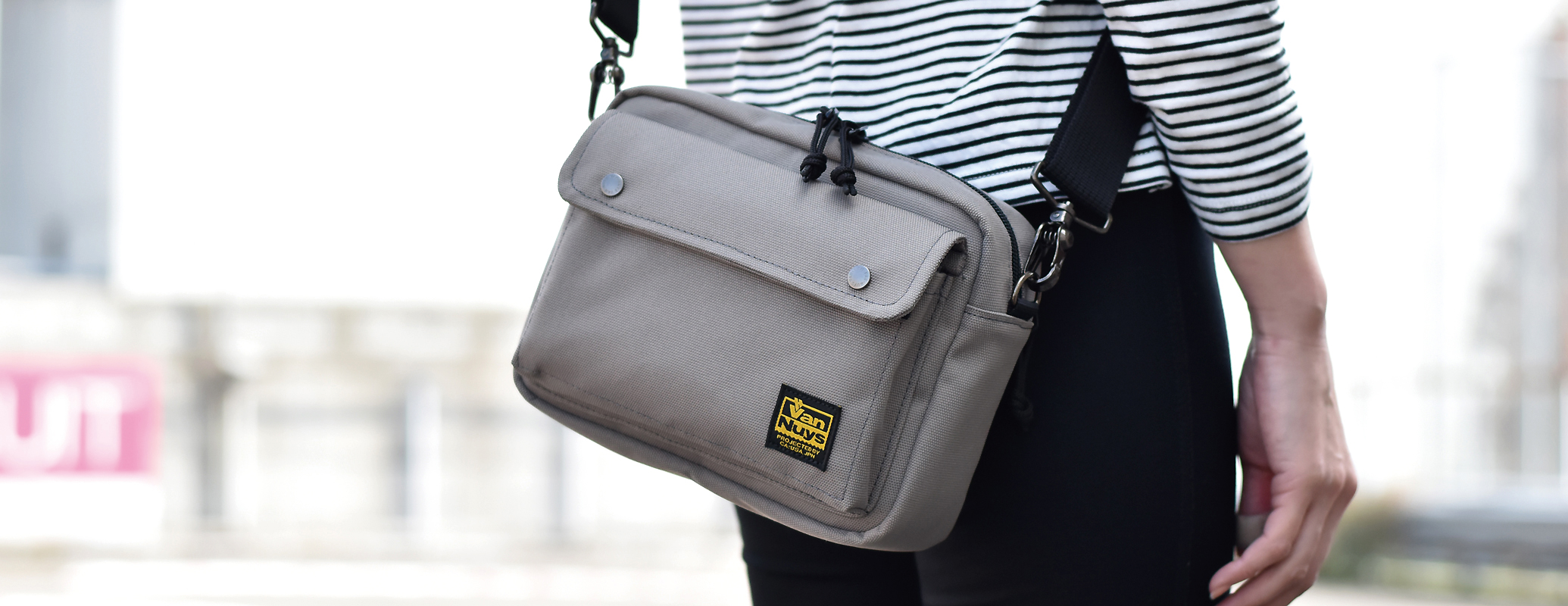 E595-EC-LIGY:Street Sling Bag/Flap Type-B(斜め掛けにしても外しやすい バックル付き 2WAYショルダーベルト付属)