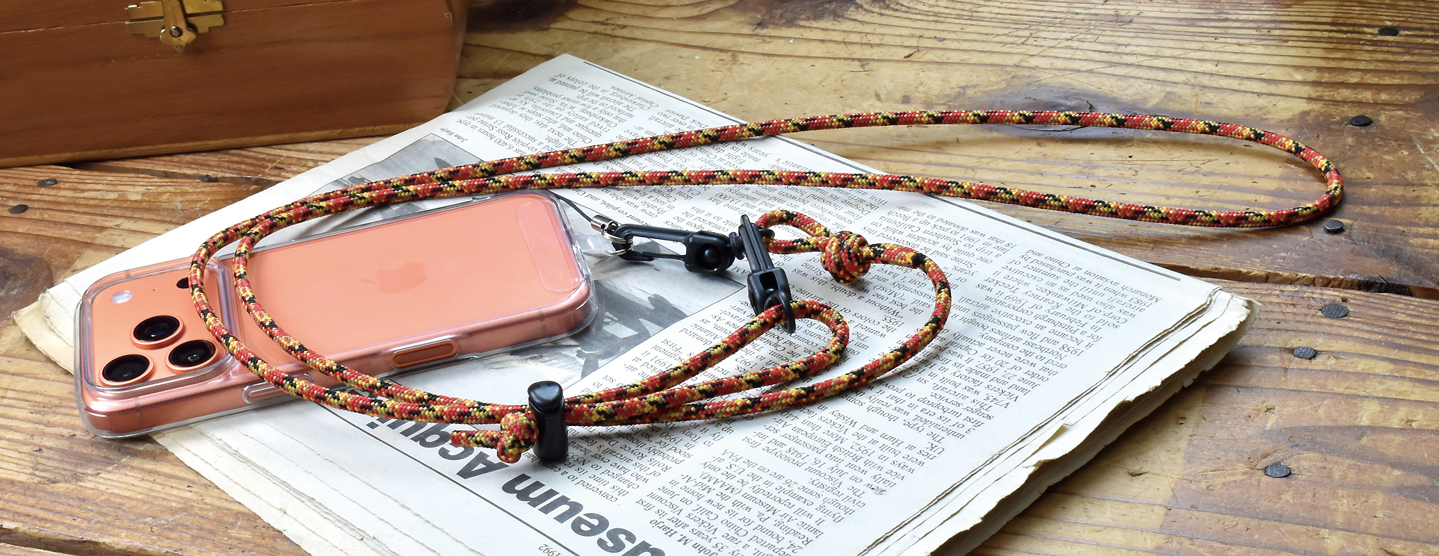 E608:バンナイズ紐のスマホ用ショルダーストラップ <ストラップホルダー/まつば付き>