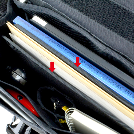 D367：セミハード素材内蔵の バッグイン仕切り／A4 商品イメージ