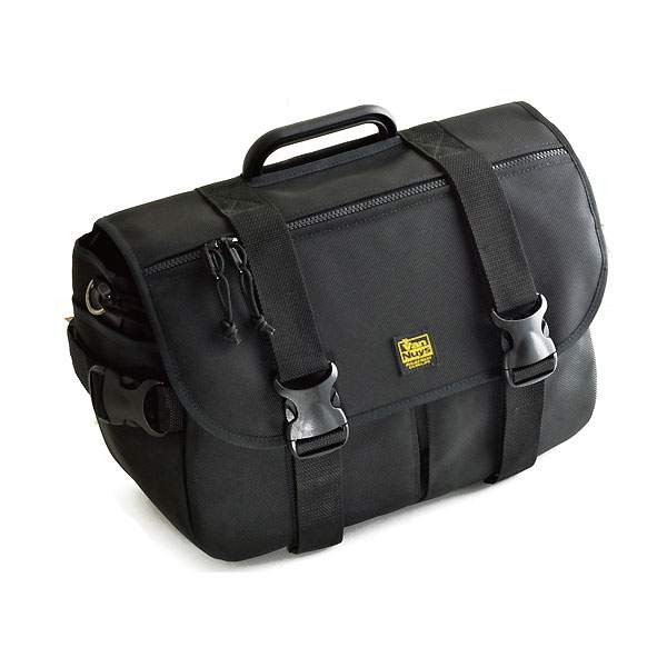 ブロンプトン用
キャリングケース
価格：OPEN PRICE

日本国内価格：¥48,000
日本国内販売価格（税込）：¥52,800
＜重要／Important＞日本国内以外の店頭及びWEBでの販売価格は、販売国個別の税や輸出入諸費用などが発生するため、各国の法に基づく規定や為替変動などの諸事情を考慮し、取り扱い国の販売代理店や小売店が適切に決定します。