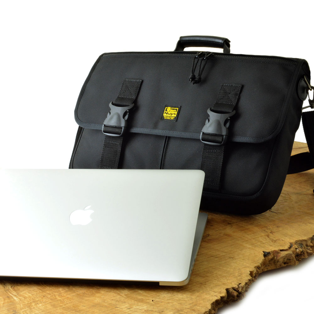D461：MacBook Pro 15インチ用 4WAY薄型ショルダー