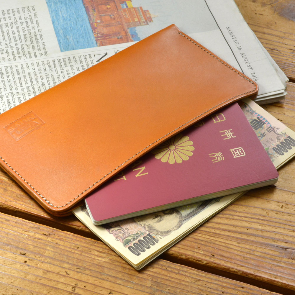 D558,D559：ぬめ革のパスポート・紙幣用ケース
